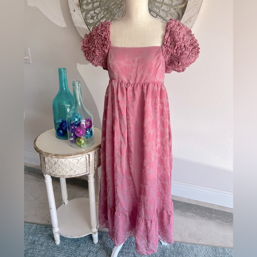 Super cute Storia puff sleeve dress with smocked back NWT